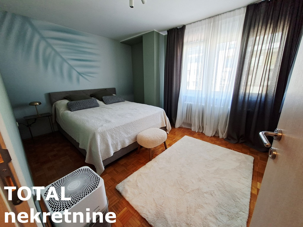 stanovi-3-5-re-centar-1102332-q4azc Četvorosoban stan na prodaju, Centar, Novi Sad, 116m², 3. sprat, 353.800 €