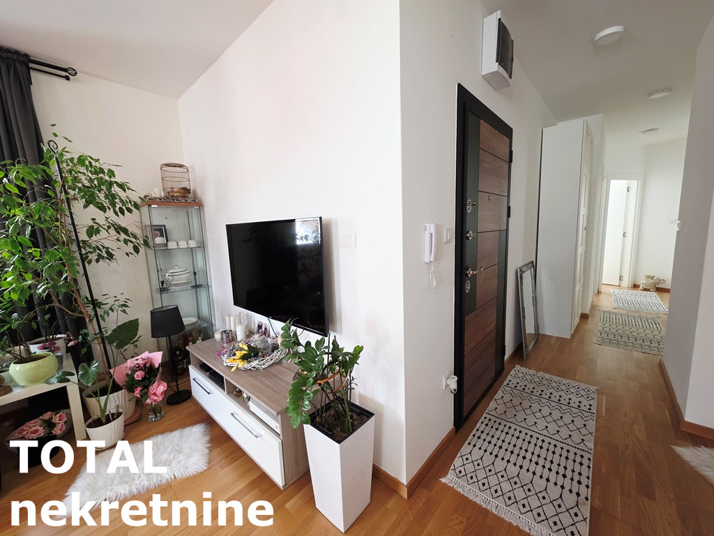 stanovi-3-5-re-lipov-gaj-1102515-bwkib Troiposoban stan na prodaju, Lipov Gaj, Novi Sad, 72m², 1. sprat, 144.000 €