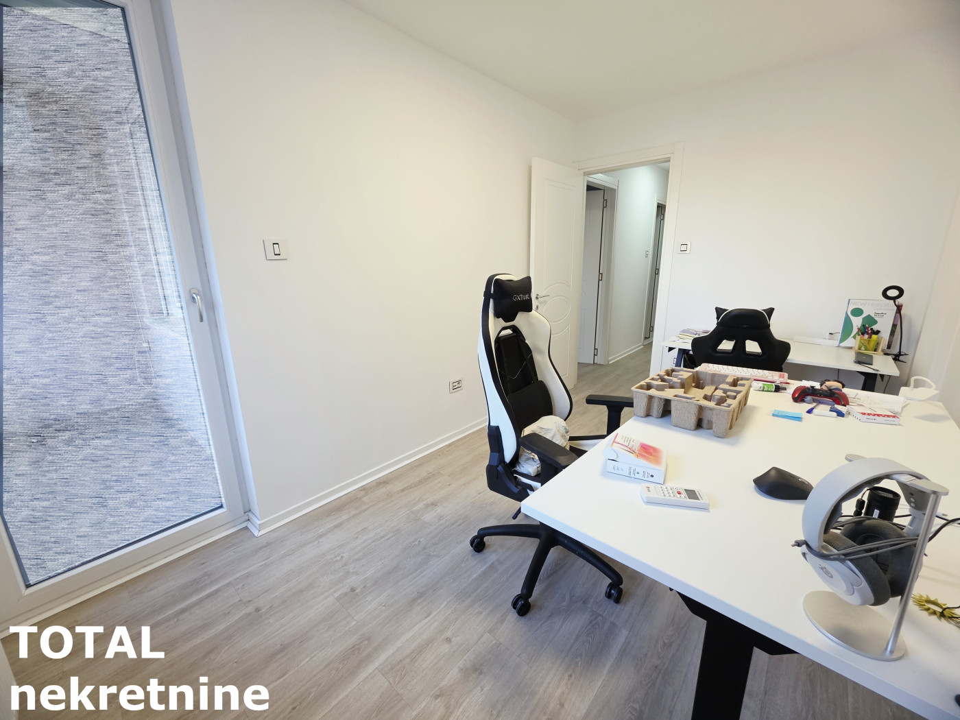 stanovi-3-5-re-sajam-1102999-s29cl Troiposoban stan na prodaju, Sajmište, Novi Sad, 104m², 2. sprat, 350.000 €