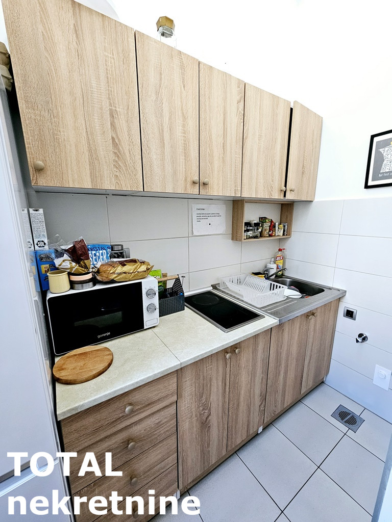 stanovi-3-5-sa-centar-1064128-5uzfw Troiposoban stan na prodaju, Centar, Novi Sad, 131m², 1. sprat, 450.000 €