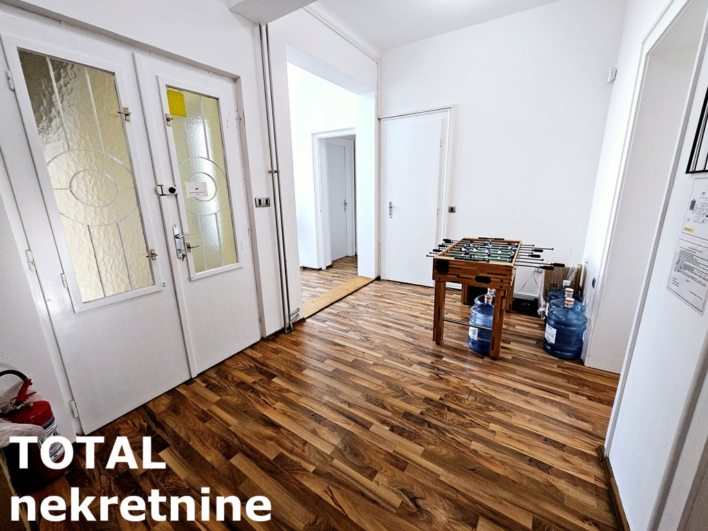 stanovi-3-5-sa-centar-1064128-lhq4g Troiposoban stan na prodaju, Centar, Novi Sad, 131m², 1. sprat, 450.000 €