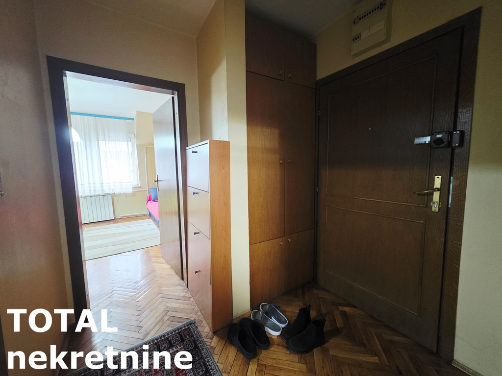 Trosoban stan na prodaju, Savina, Novi Sad, 79m², 170.000 €