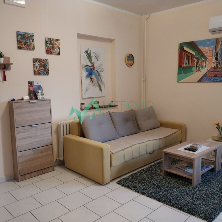 Trosoban stan na prodaju, Centar, Novi Sad, 50m², 123.600 €