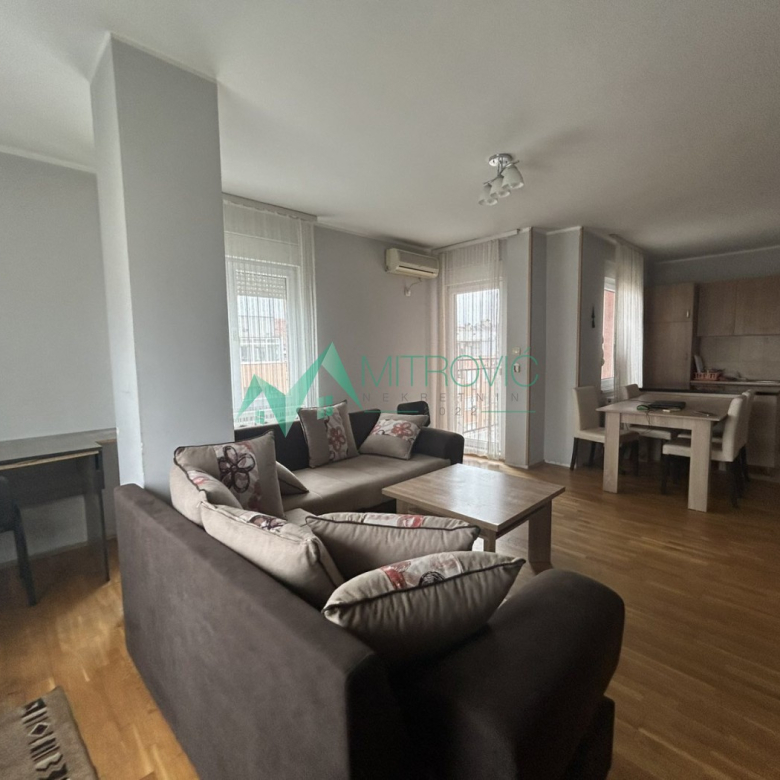 Stan Prodaja Novi Sad  76 m2