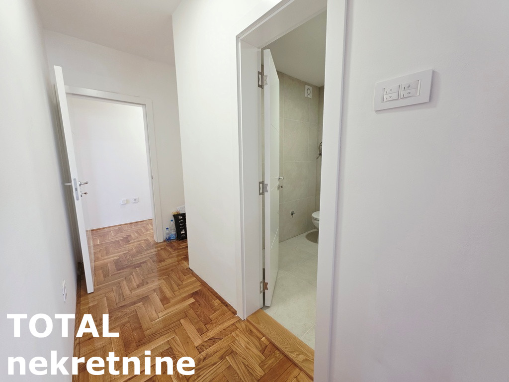 Trosoban stan na prodaju, Bulevar Patrijarha Pavla, Novi Sad, 66m², 1. sprat, 171.600 €
