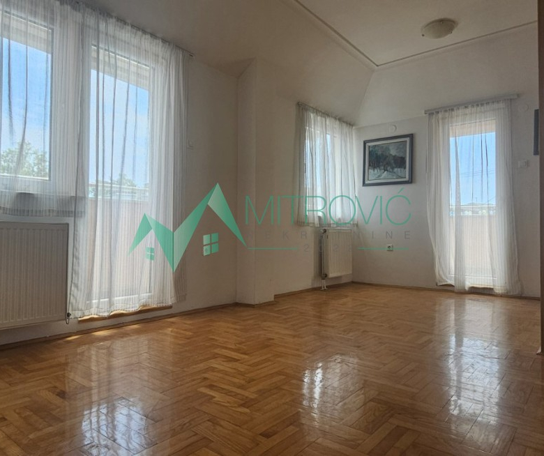 Prodaje se dupleks na najtraženijoj gradskoj lokaciji- Grbavici  (Šifra: 1004593).