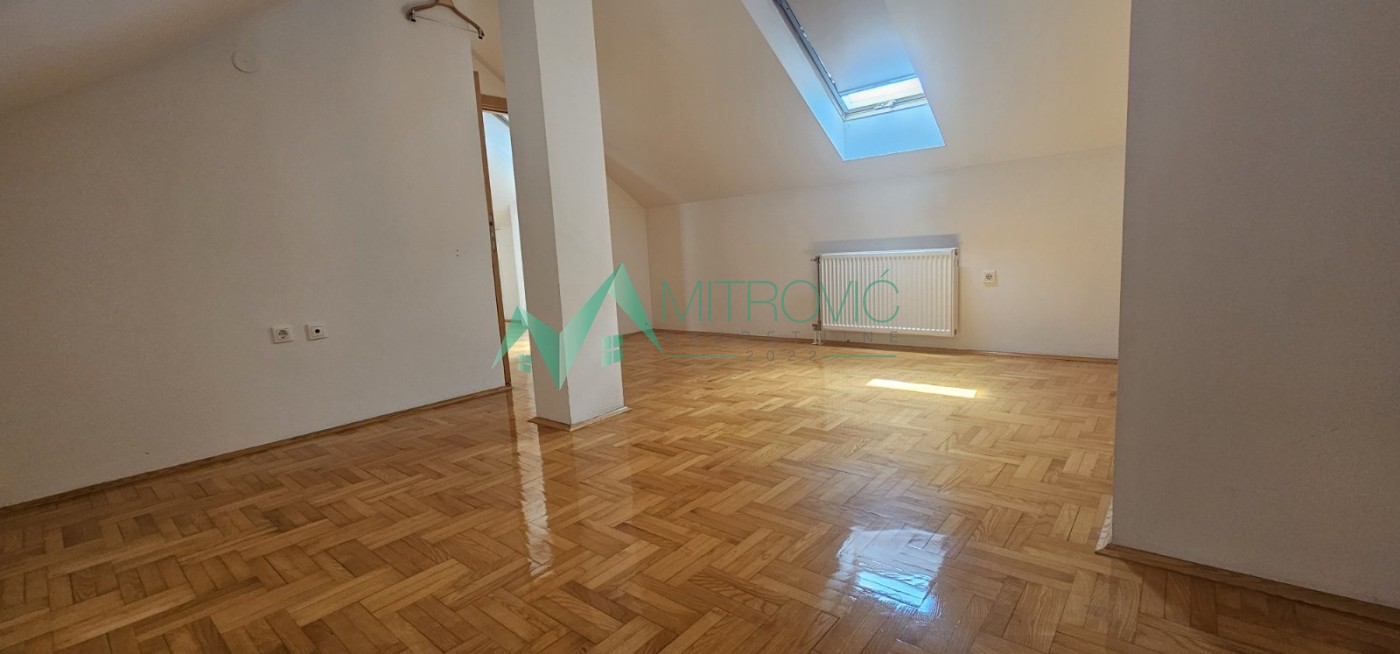 stanovi-3-re-grbavica-1004593-9ggth Trosoban stan na prodaju, Grbavica, Novi Sad, 39m², 154.500 €
