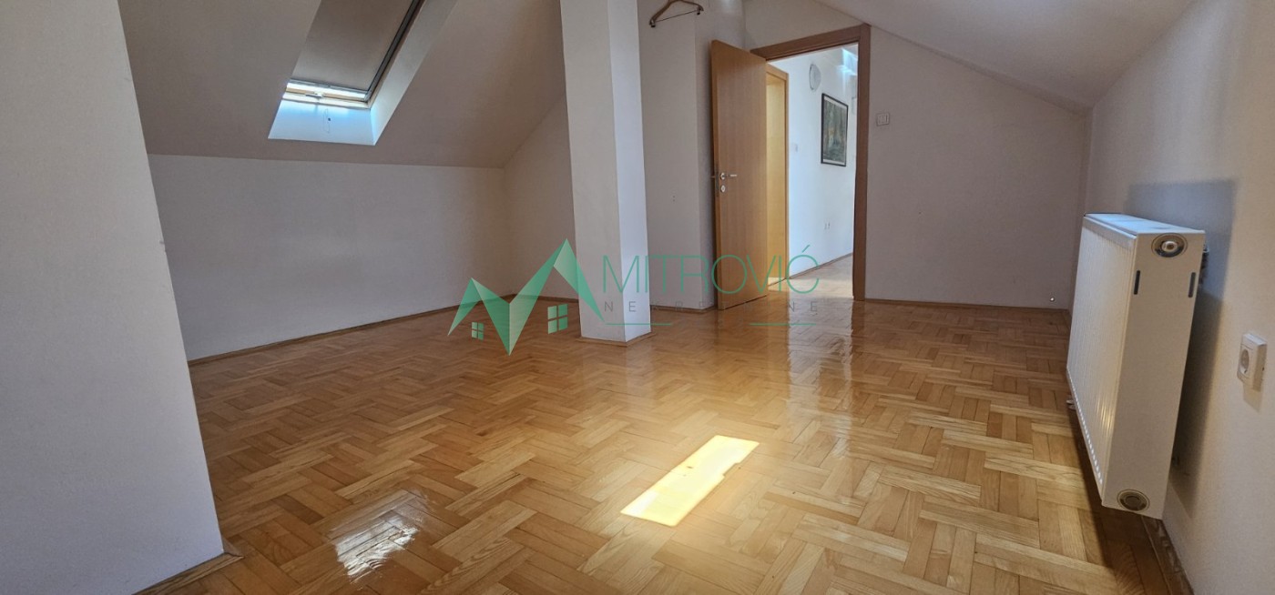 stanovi-3-re-grbavica-1004593-i0qq9 Trosoban stan na prodaju, Grbavica, Novi Sad, 39m², 154.500 €