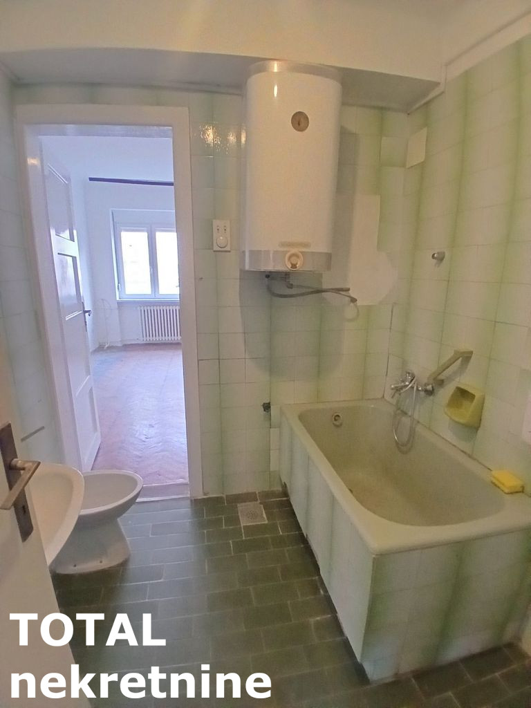 Trosoban stan na prodaju, Centar, Novi Sad, 77m², 2. sprat, 215.600 €