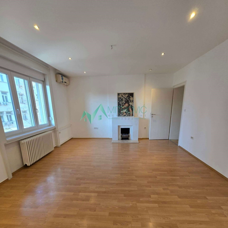 Stan Prodaja Novi Sad  112 m2