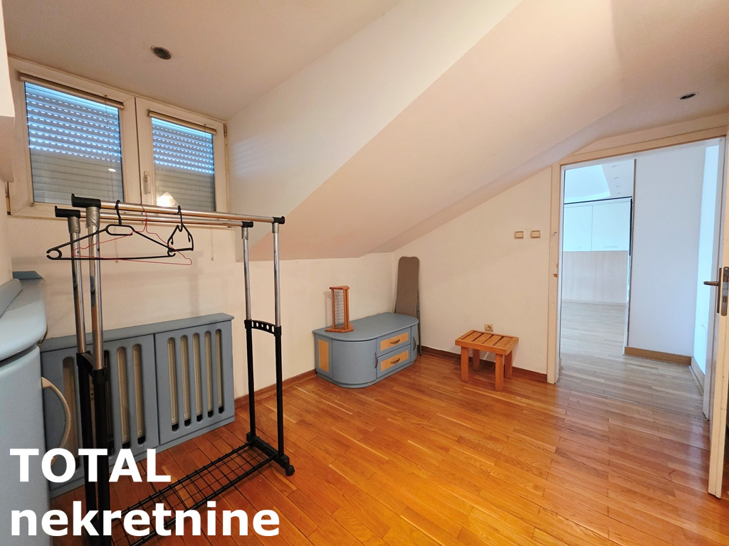 Četvoroiposoban stan na prodaju, Bulevar Oslobođenja, Novi Sad, 145m², 5. sprat, 245.000 €