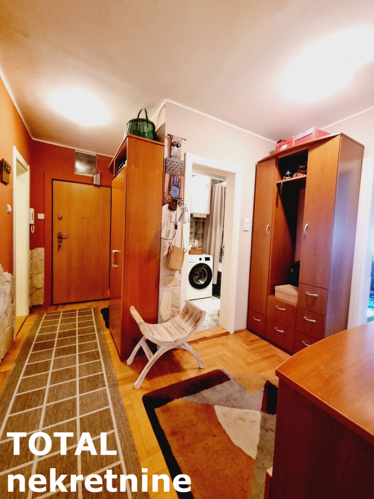 stanovi-4-dx-bulevar-1099477-bwfq0 Četvorosoban stan na prodaju, Bulevar Oslobođenja, Novi Sad, 127m², 3. sprat, 292.000 €