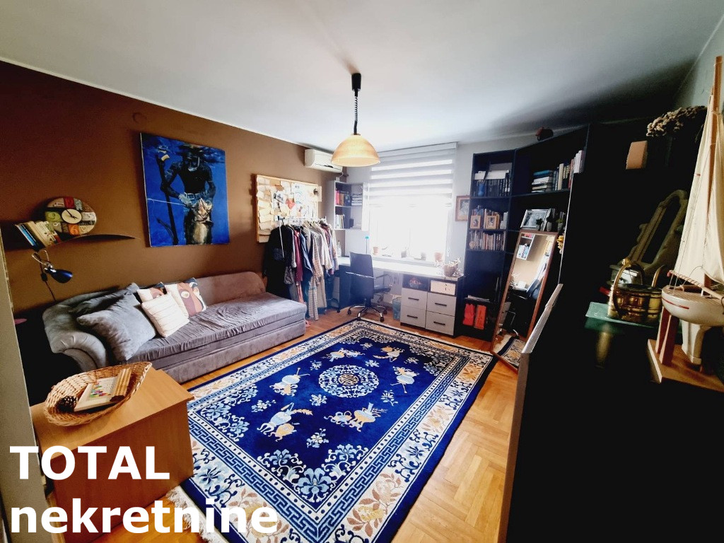 stanovi-4-dx-bulevar-1099477-il5ud Četvorosoban stan na prodaju, Bulevar Oslobođenja, Novi Sad, 127m², 3. sprat, 292.000 €