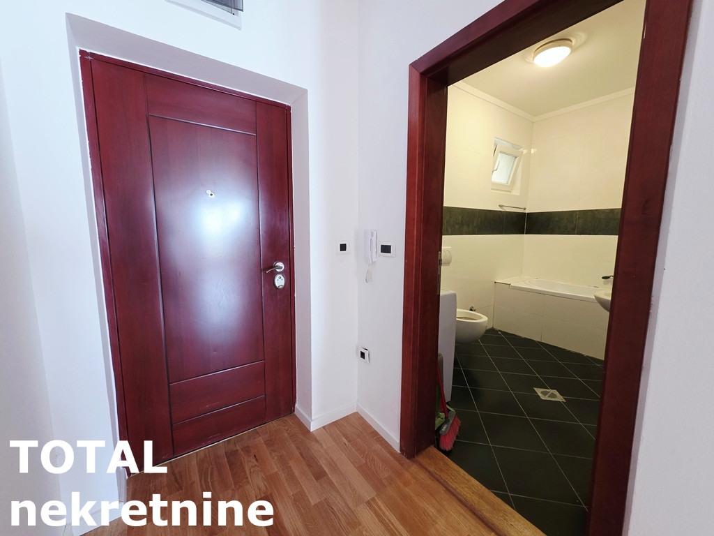 stanovi-4-dx-bulevar-1102826-pd1so Četvorosoban stan na prodaju, Bulevar Oslobođenja, Novi Sad, 51m², 5. sprat, 240.000 €