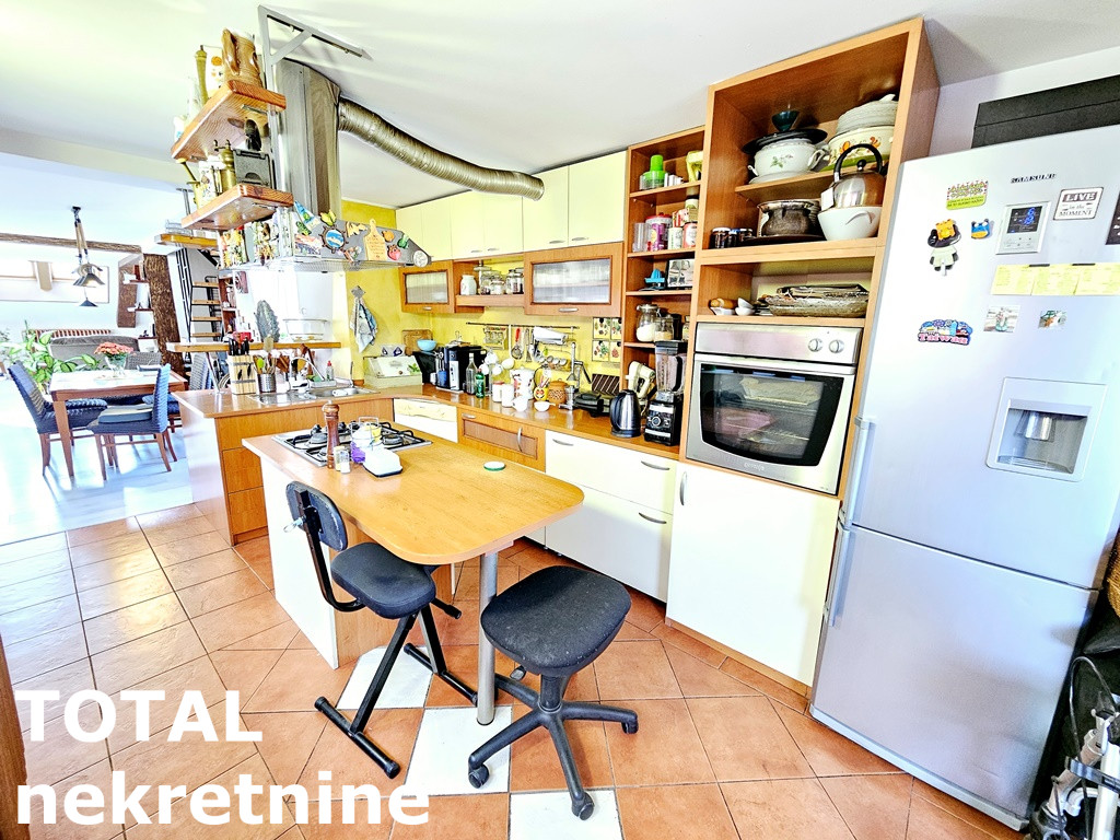 stanovi-4-dx-centar-1061358-bd8pk Stan Prodaja Novi Sad 128 m2
