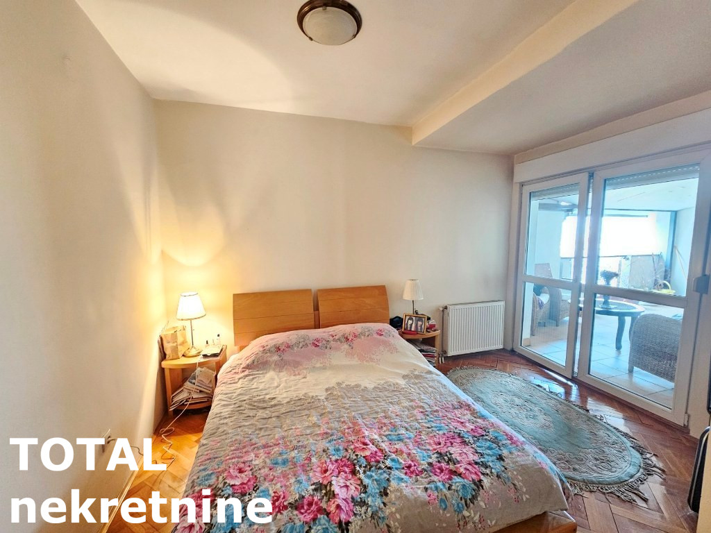 stanovi-4-dx-centar-1063242-gignu Četvorosoban stan na prodaju, Centar, Novi Sad, 148m², 4. sprat, 259.000 €