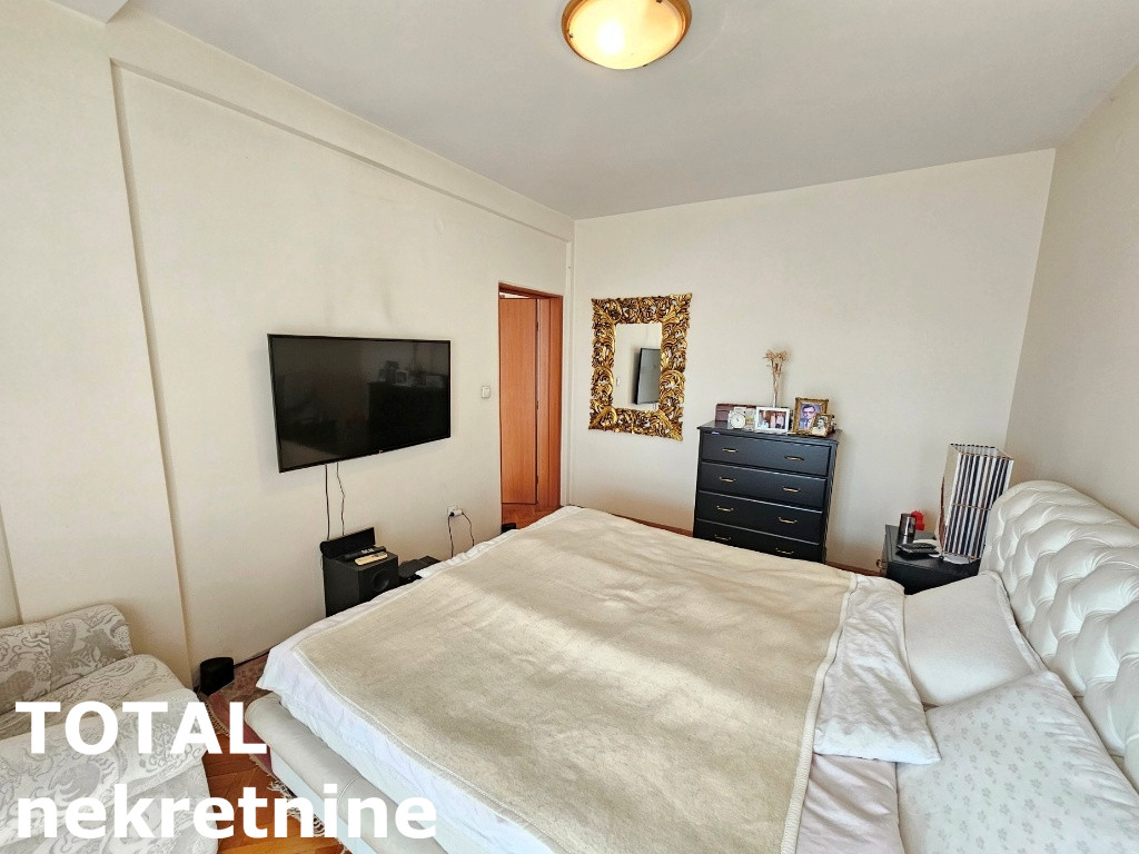 stanovi-4-dx-centar-1063242-o60ot Četvorosoban stan na prodaju, Centar, Novi Sad, 148m², 4. sprat, 259.000 €