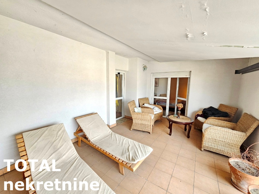 stanovi-4-dx-centar-1063242-ohas6 Četvorosoban stan na prodaju, Centar, Novi Sad, 148m², 4. sprat, 259.000 €