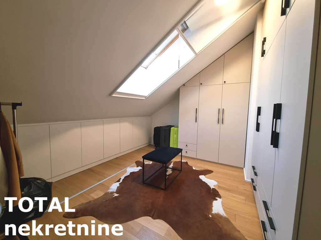 Četvorosoban stan na prodaju, Petrovaradin, Novi Sad, 103m², 3. sprat, 300.000 €
