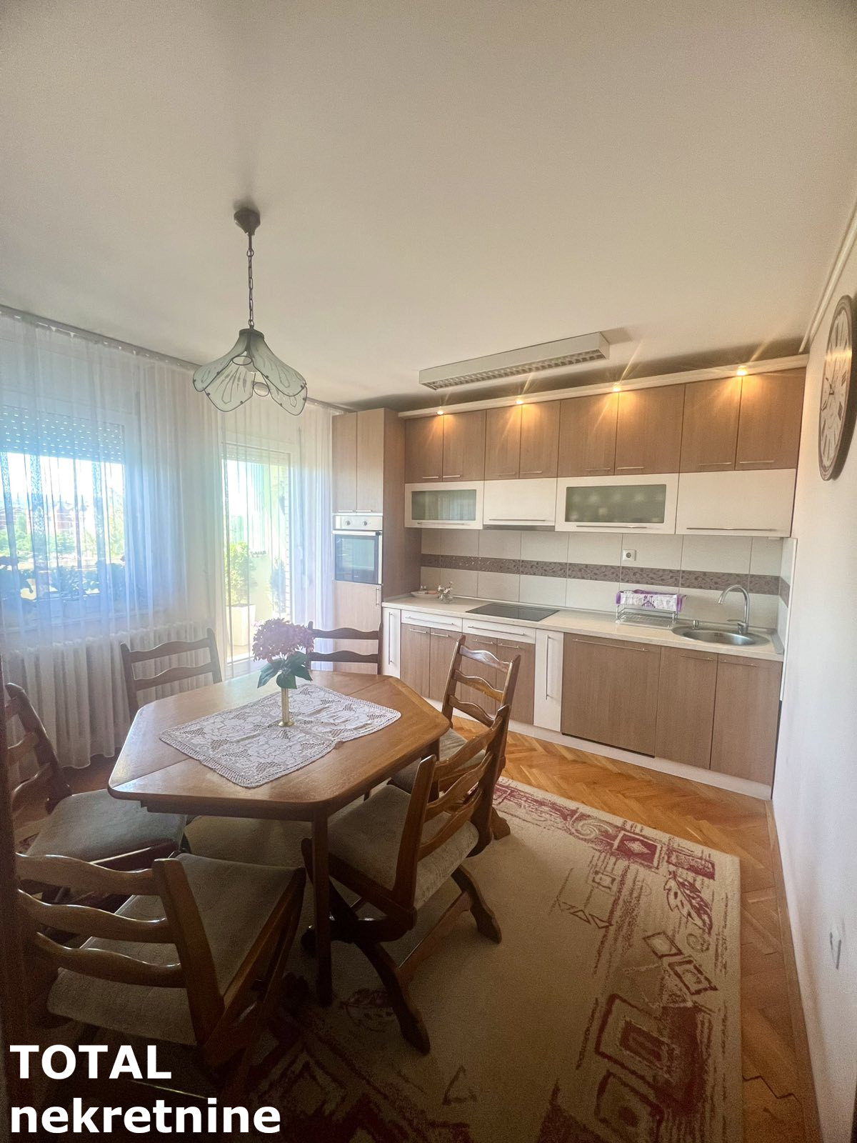 stanovi-4-dx-novo-naselje-savina-1065474-pw73g Četvorosoban stan na prodaju, Savina, Novi Sad, 100m², 4. sprat, 180.000 €