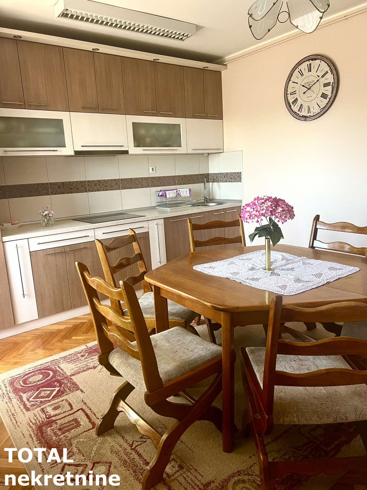 stanovi-4-dx-novo-naselje-savina-1065474-rv7wd Četvorosoban stan na prodaju, Savina, Novi Sad, 100m², 4. sprat, 180.000 €