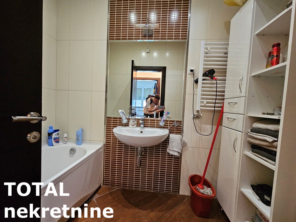 Četvorosoban stan na prodaju, Bulevar Oslobođenja, Novi Sad, 110m², 1. sprat, 320.000 €