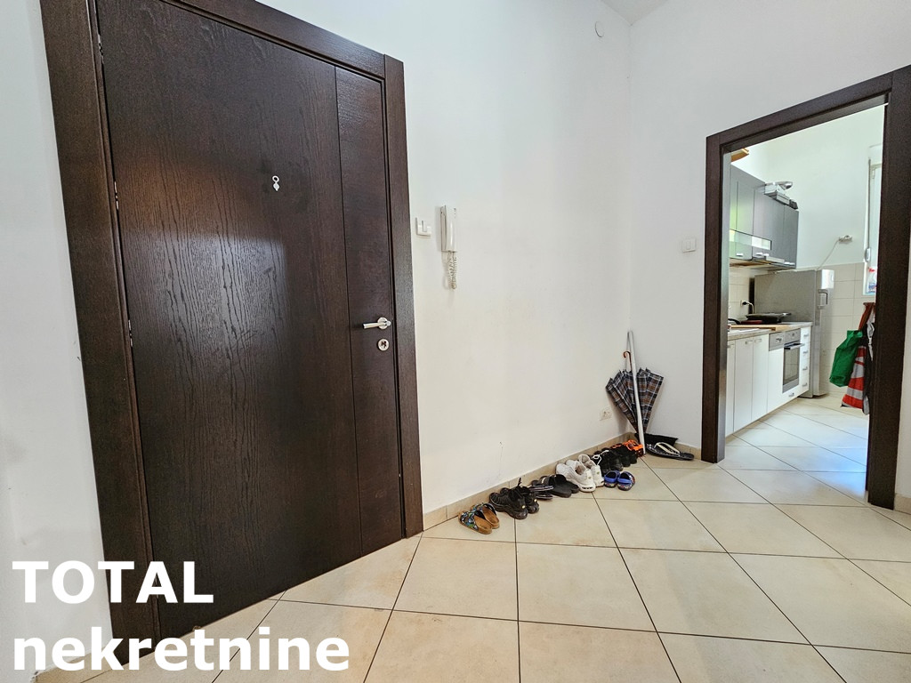 Četvorosoban stan na prodaju, Bulevar Oslobođenja, Novi Sad, 110m², 1. sprat, 320.000 €