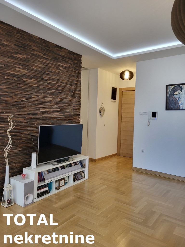 Stan Prodaja Novi Sad  104 m2