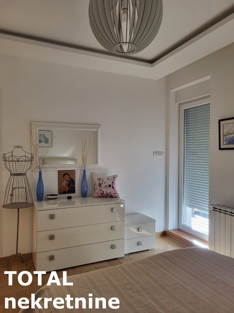 Četvorosoban stan na prodaju, Centar, Novi Sad, 104m², 2. sprat, 380.000 €