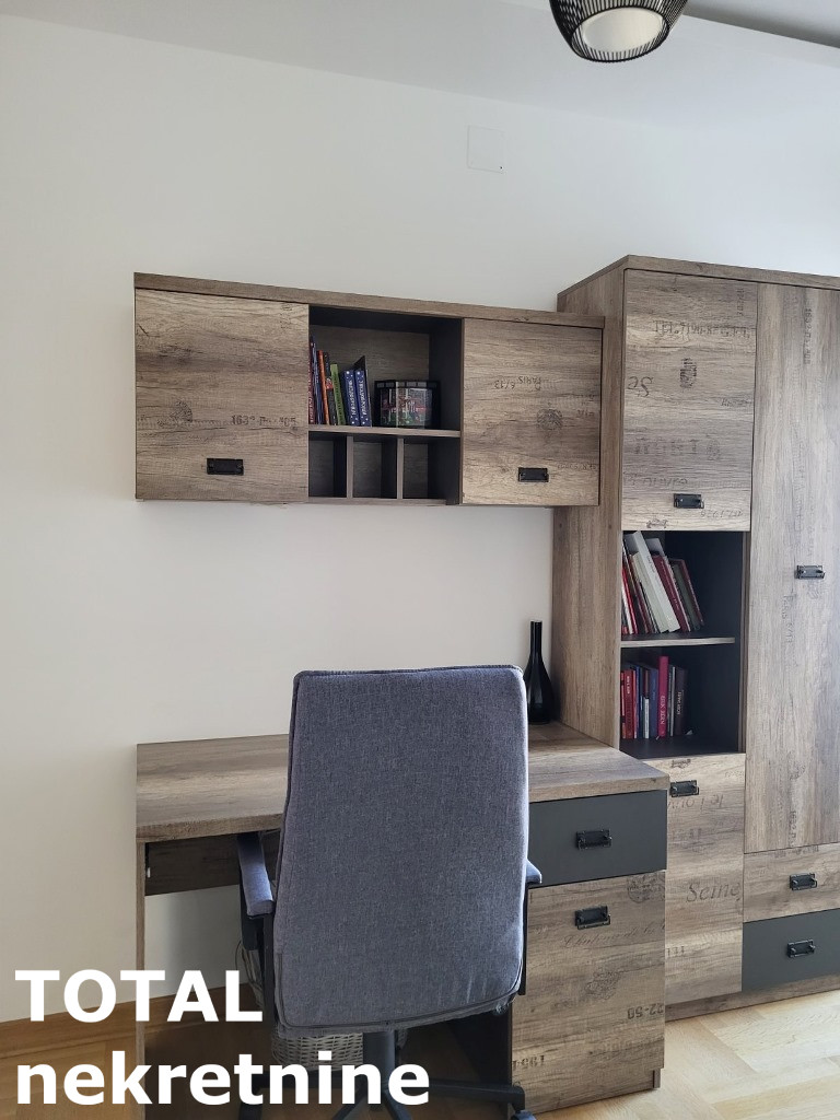 Četvorosoban stan na prodaju, Centar, Novi Sad, 104m², 2. sprat, 380.000 €