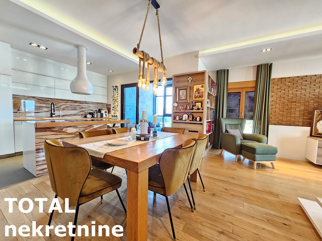stanovi-4-re-centar-1063889-cuyqb Četvorosoban stan na prodaju, Centar, Novi Sad, 132m², 4. sprat, 550.000 €