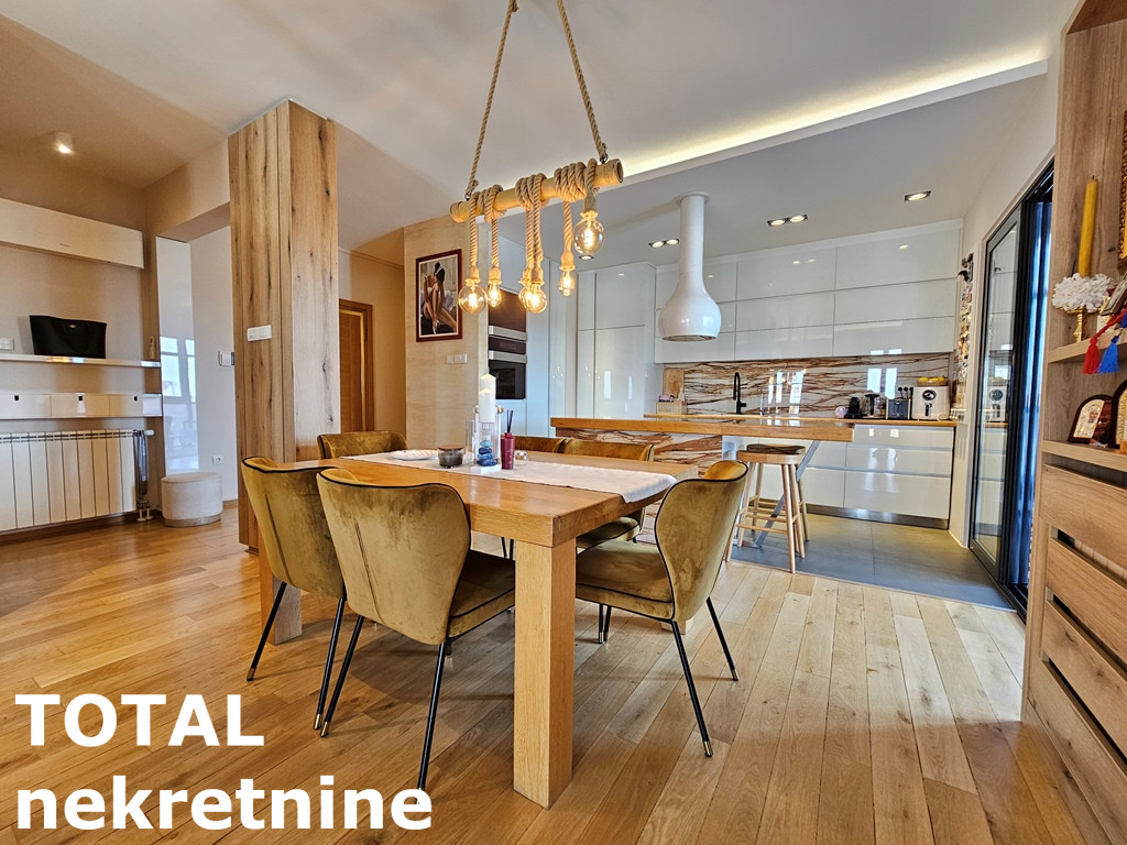 stanovi-4-re-centar-1063889-lzhhe Četvorosoban stan na prodaju, Centar, Novi Sad, 132m², 4. sprat, 550.000 €