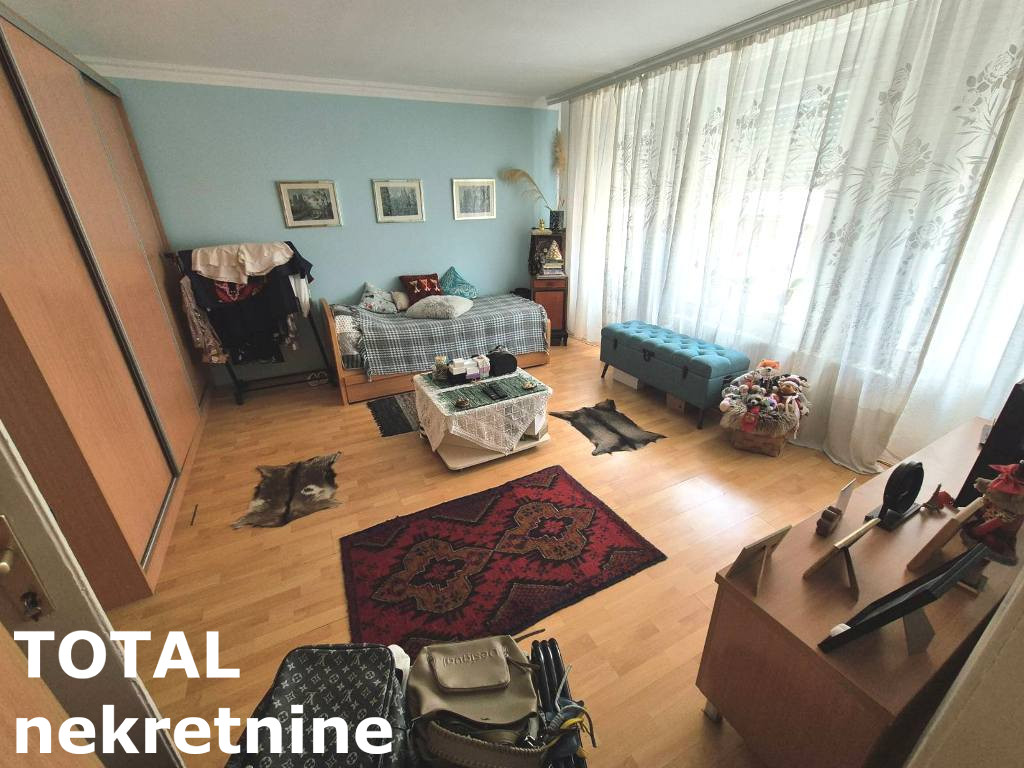 stanovi-4-re-centar-1065979-b3gkz Četvorosoban stan na prodaju, Centar, Novi Sad, 115m², 3. sprat, 290.000 €