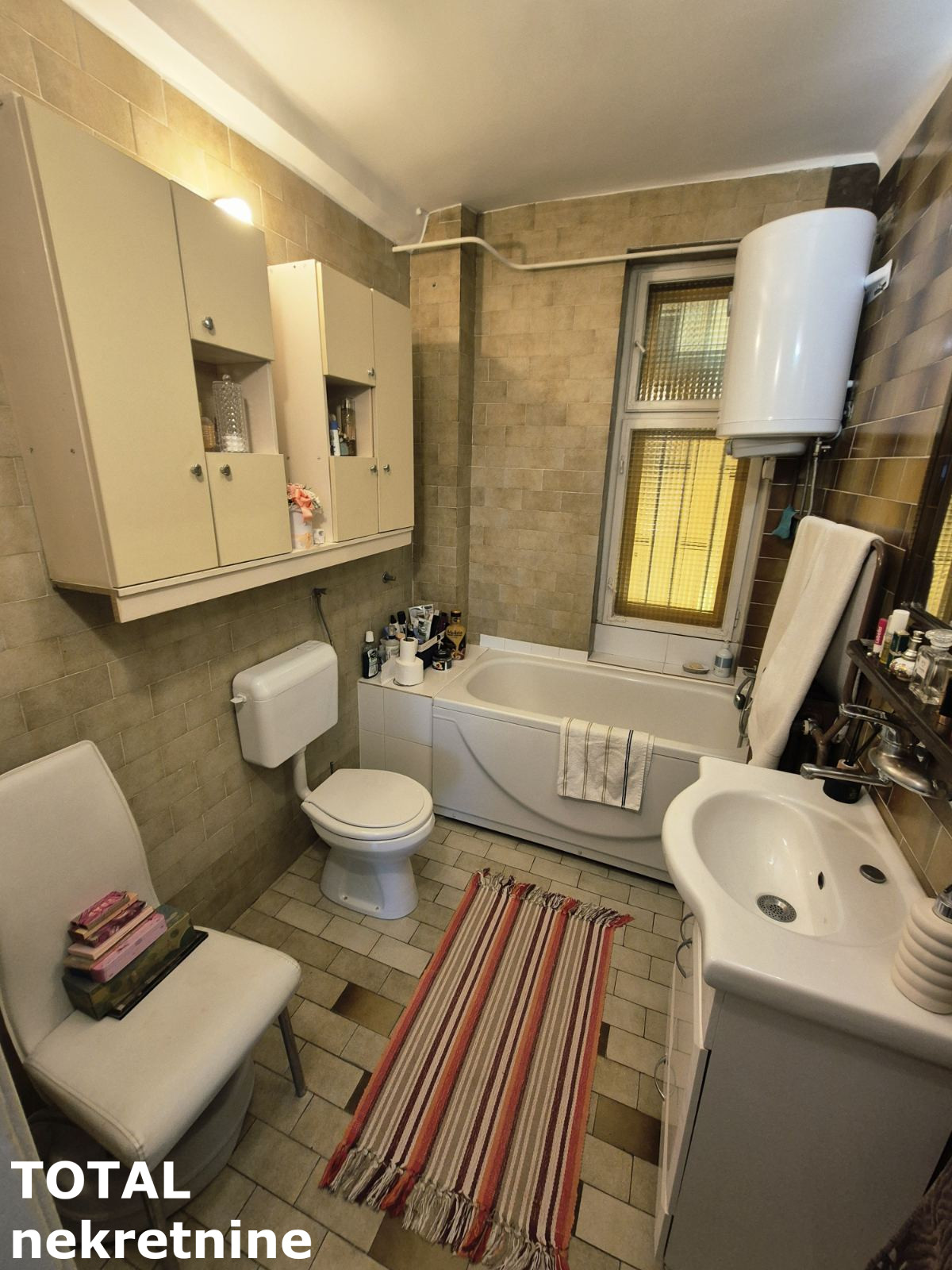 stanovi-4-re-centar-1065979-u7ljg Četvorosoban stan na prodaju, Centar, Novi Sad, 115m², 3. sprat, 290.000 €