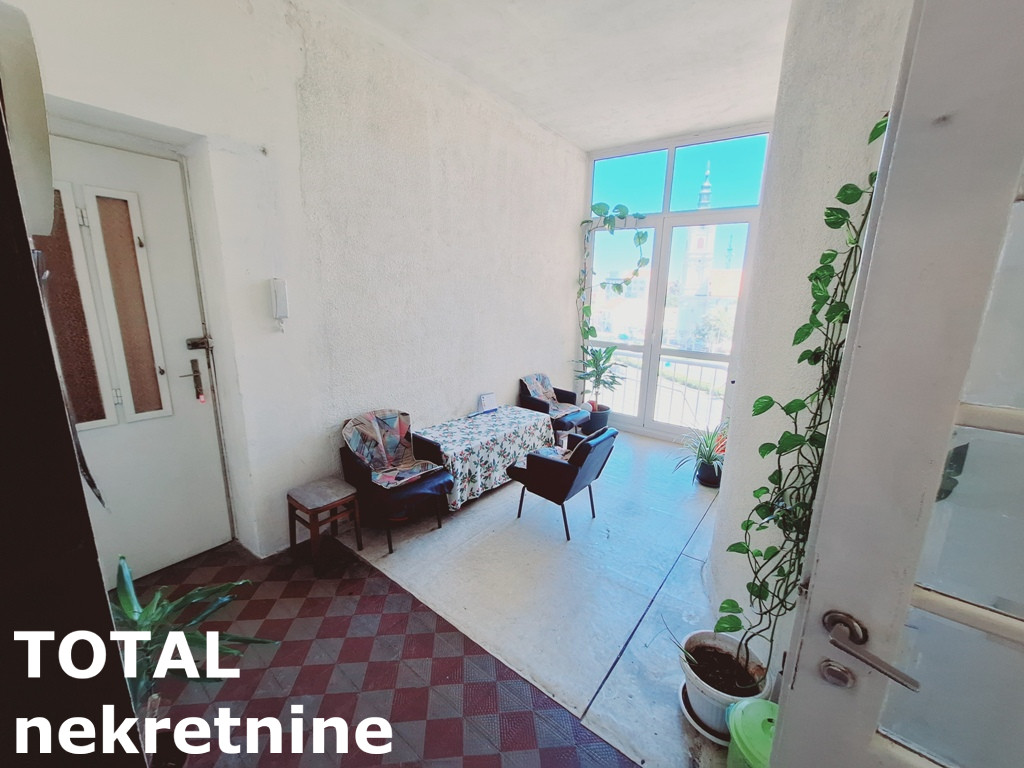 stanovi-4-re-centar-1100426-zpnky Četvorosoban stan na prodaju, Centar, Novi Sad, 127m², 3. sprat, 381.000 €