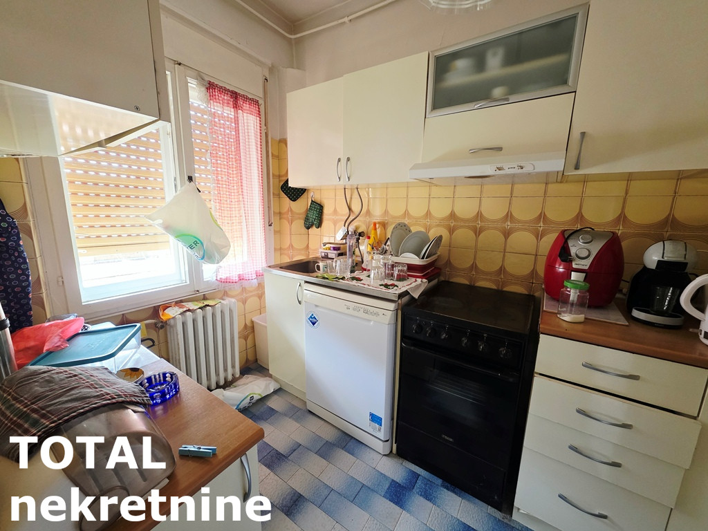 stanovi-4-re-centar-1102880-9jq5m Četvorosoban stan na prodaju, Centar, Novi Sad, 130m², 2. sprat, 370.000 €