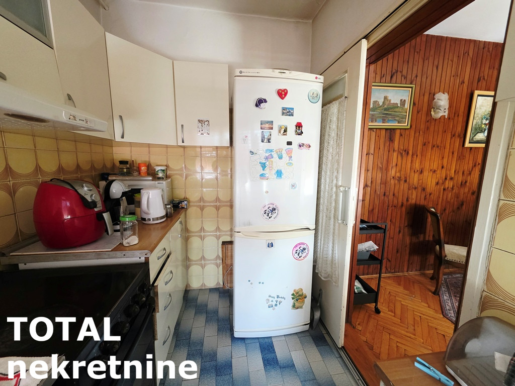 stanovi-4-re-centar-1102880-c0pao Četvorosoban stan na prodaju, Centar, Novi Sad, 130m², 2. sprat, 370.000 €