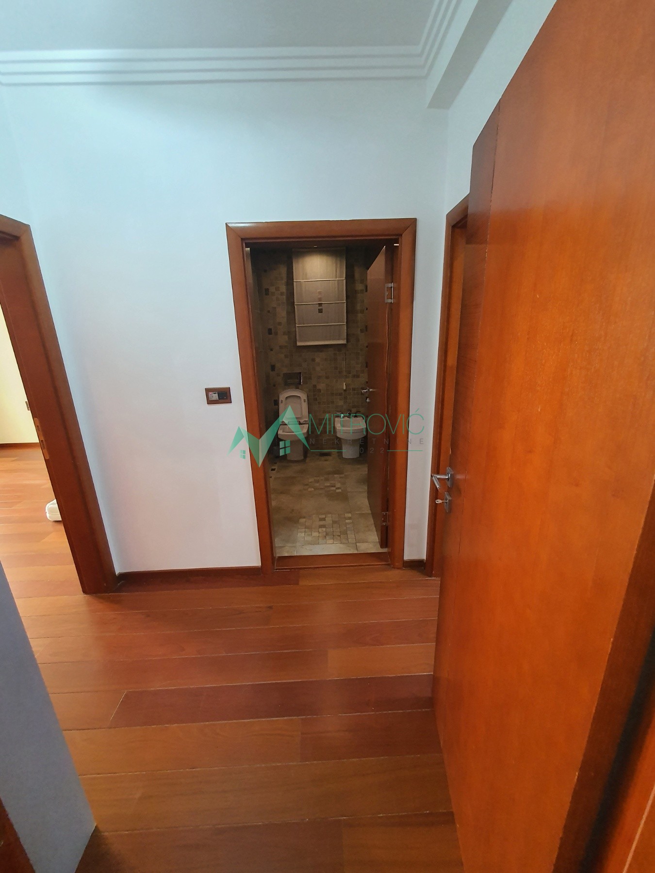 stanovi-4-re-centar-ns-1004605-dkch0 Četvorosoban stan na prodaju, Centar, Novi Sad, 126m², 363.380 €