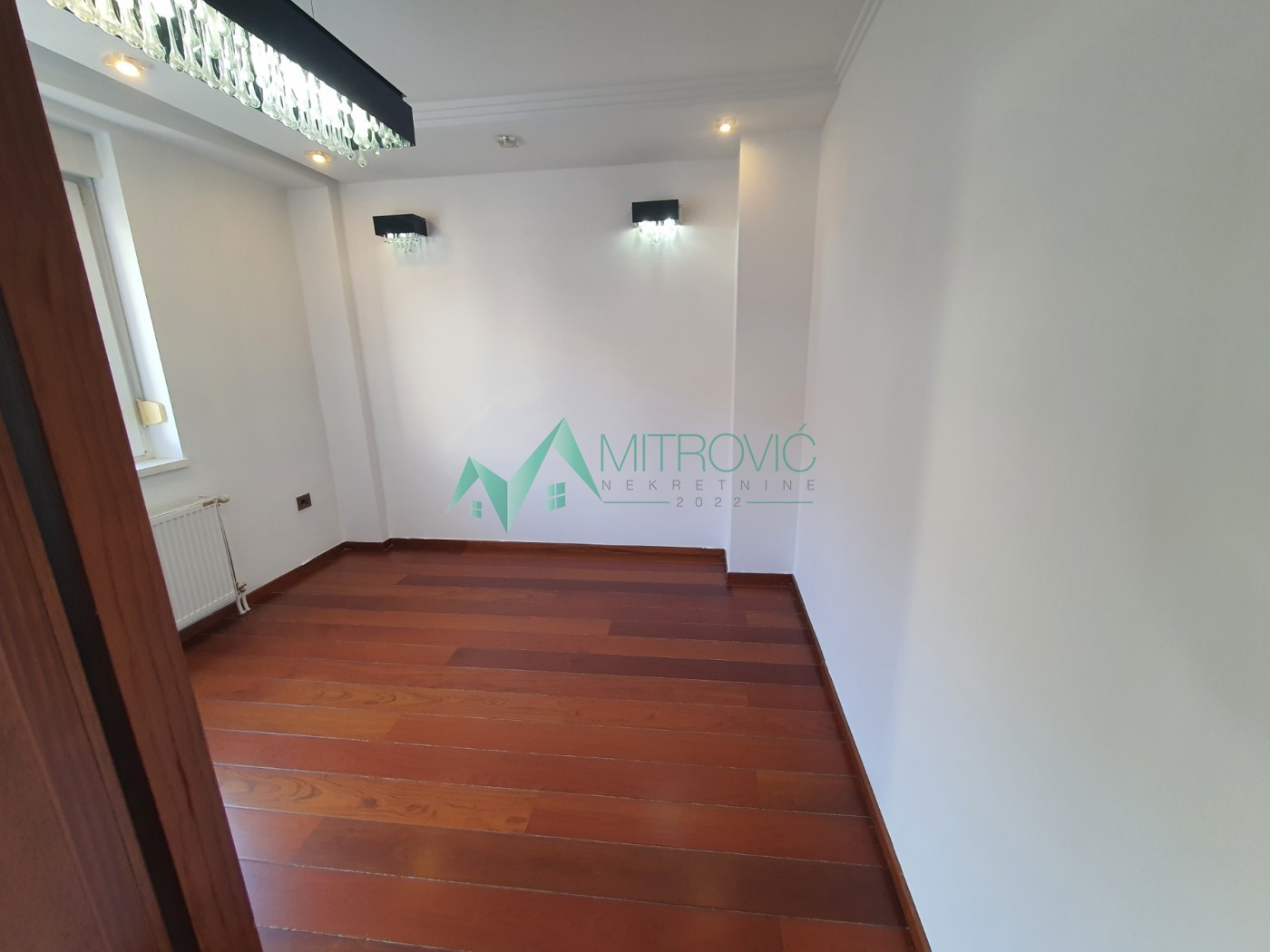 stanovi-4-re-centar-ns-1004605-w1u6g Četvorosoban stan na prodaju, Centar, Novi Sad, 126m², 363.380 €