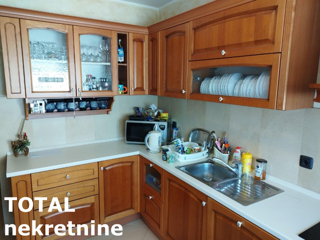 stanovi-4-re-grbavica-1064050-emyrb Četvorosoban stan na prodaju, Grbavica, Novi Sad, 115m², 2. sprat, 289.000 €