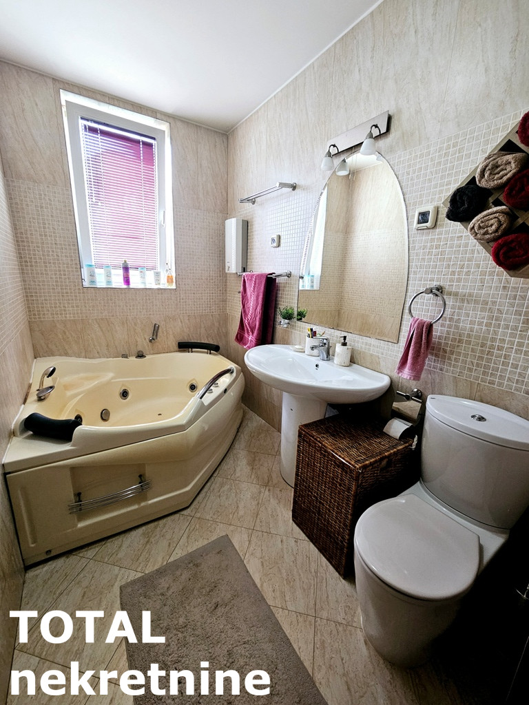 stanovi-4-re-grbavica-1100898-0y1fm Četvorosoban stan na prodaju, Grbavica, Novi Sad, 115m², 2. sprat, 289.000 €