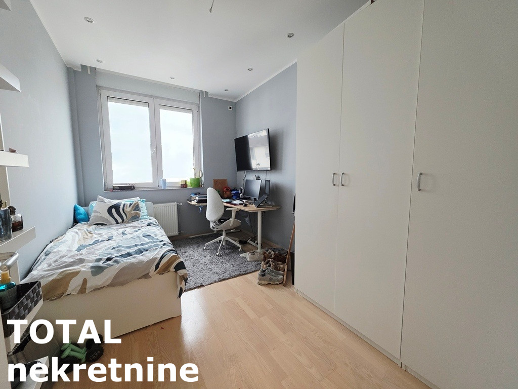 Četvorosoban stan na prodaju, Nova Detelinara, Novi Sad, 97m², 5. sprat, 295.000 €