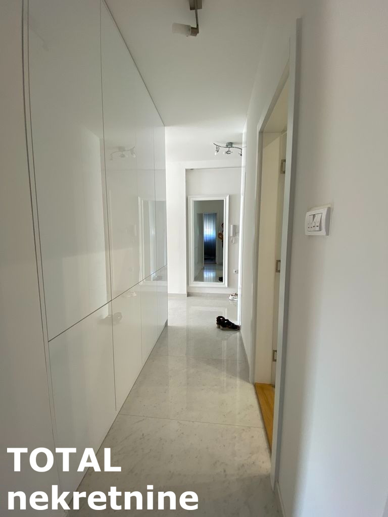 stanovi-4-re-salajka-1101539-abwie Četvorosoban stan na prodaju, Salajka, Novi Sad, 101m², 2. sprat, 360.000 €