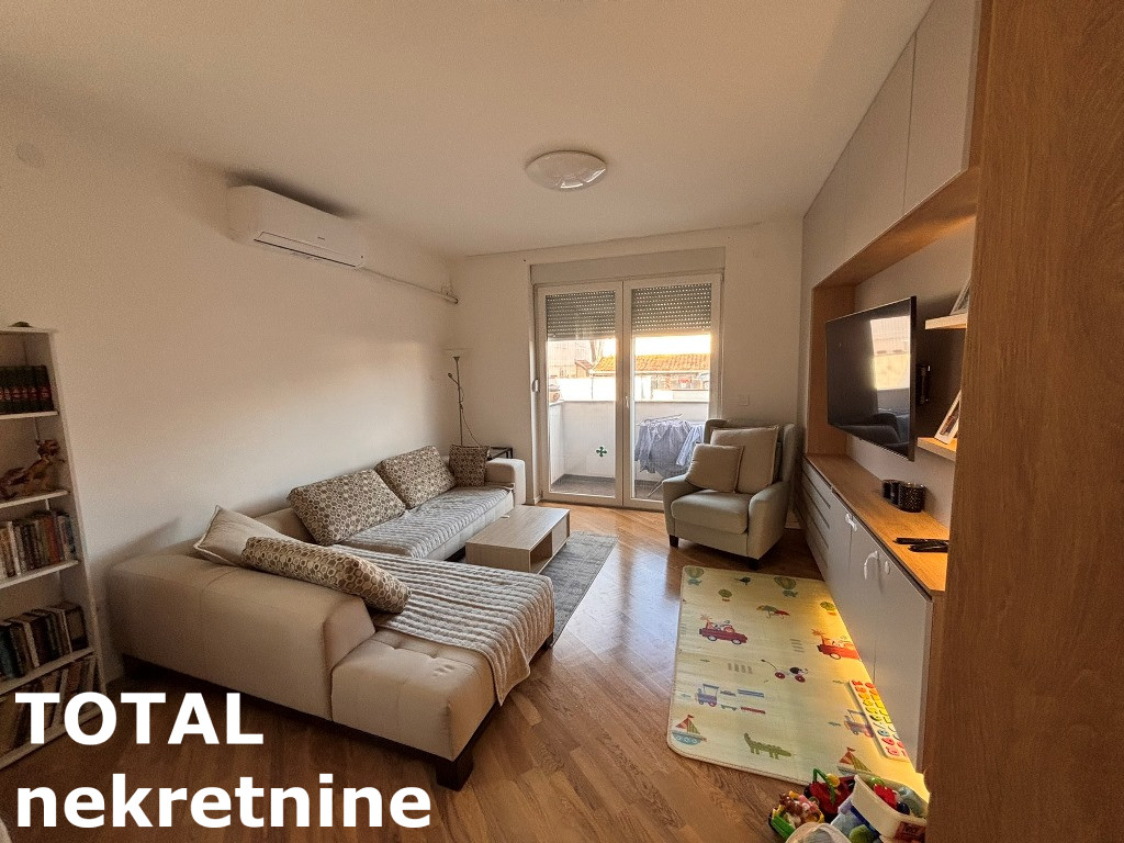 Stan Prodaja Novi Sad  82 m2