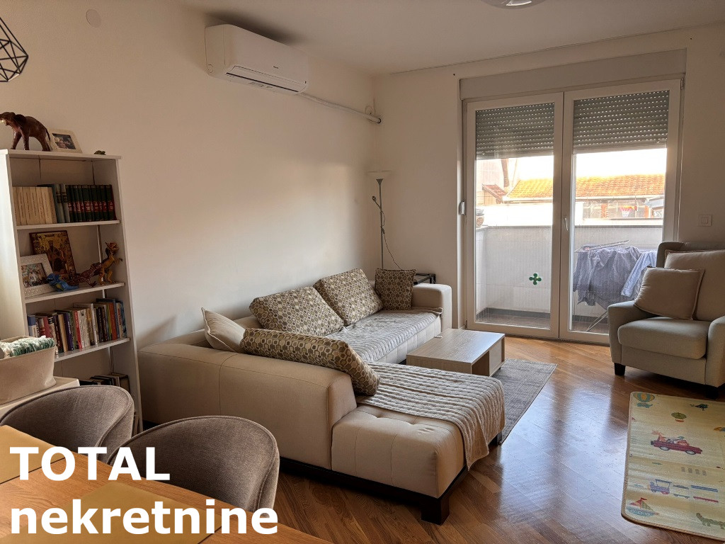 Stan Prodaja Novi Sad  82 m2