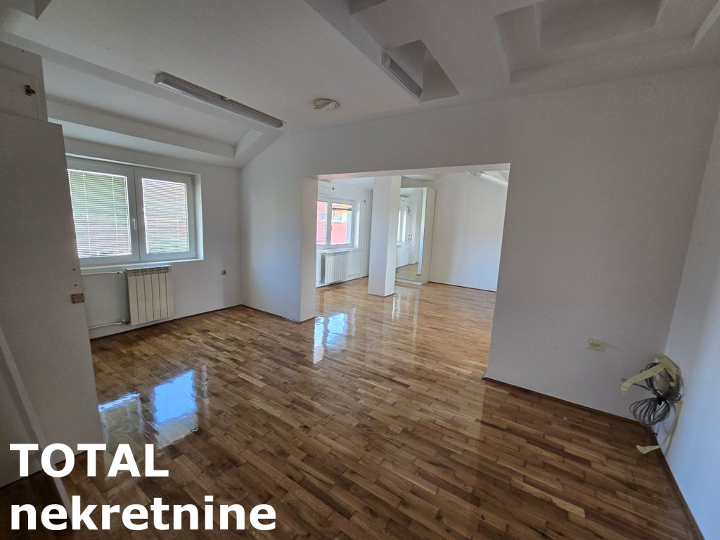 Stan Prodaja Novi Sad  216 m2