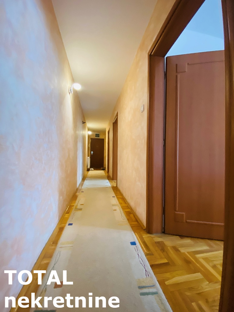 stanovi-5-dx-centar-1098622-nrdvy Petosoban stan na prodaju, Centar, Novi Sad, 102m², 3. sprat, 200.000 €