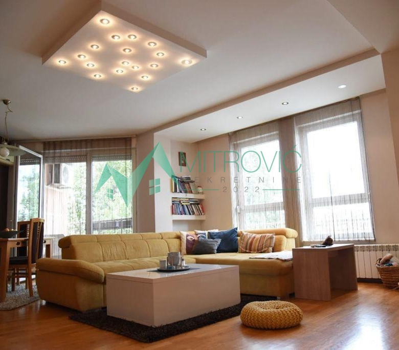 Na prodaju prostran duplex od 131 m² u naselju Lipov Gaj (šifra oglasa 1004515).