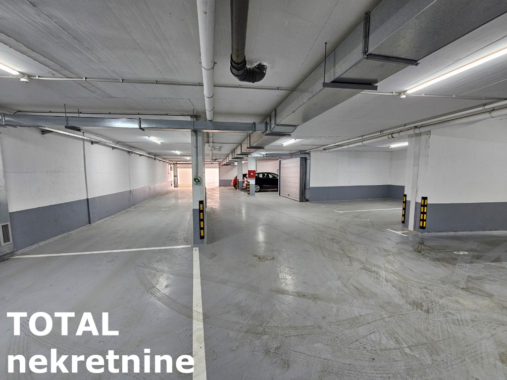 Petosoban stan na prodaju, Grbavica, Novi Sad, 185m², 7. sprat, 555.000 €