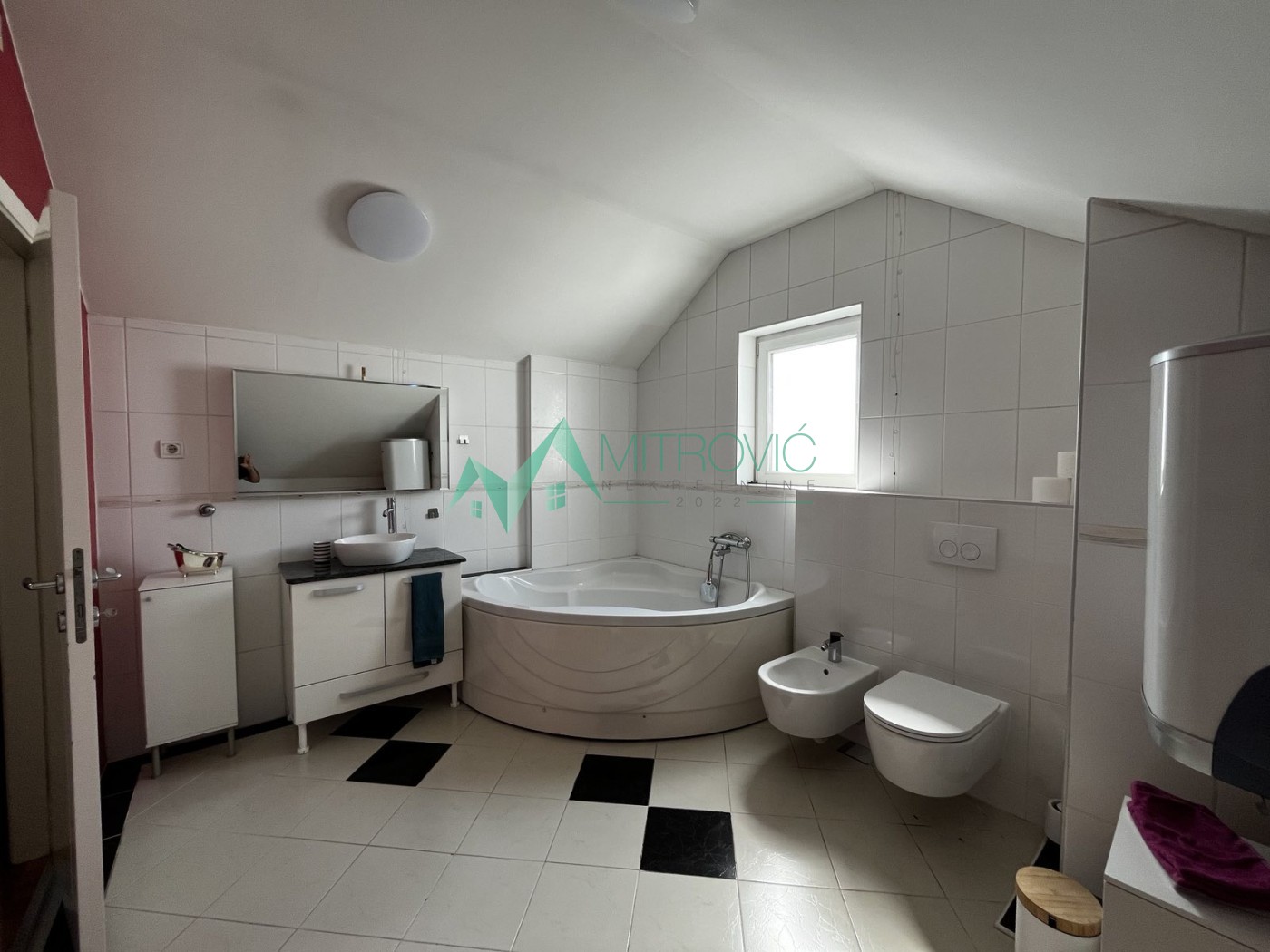 stanovi-5-po-podbara-1004624-7665n Petosoban stan na prodaju, Podbara, Novi Sad, 129m², 293.550 €